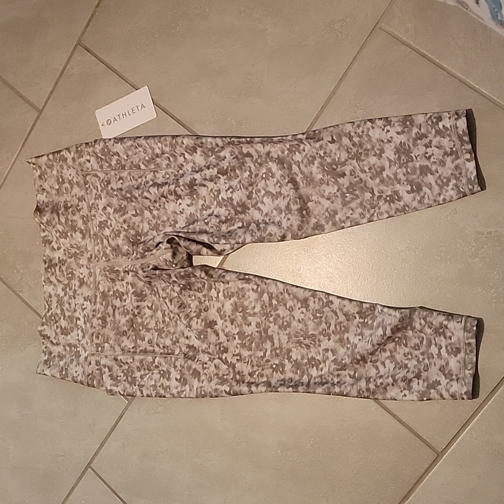 Athleta Salutation Stash 7/8 length High-Rise Leggings -opaline color EUC